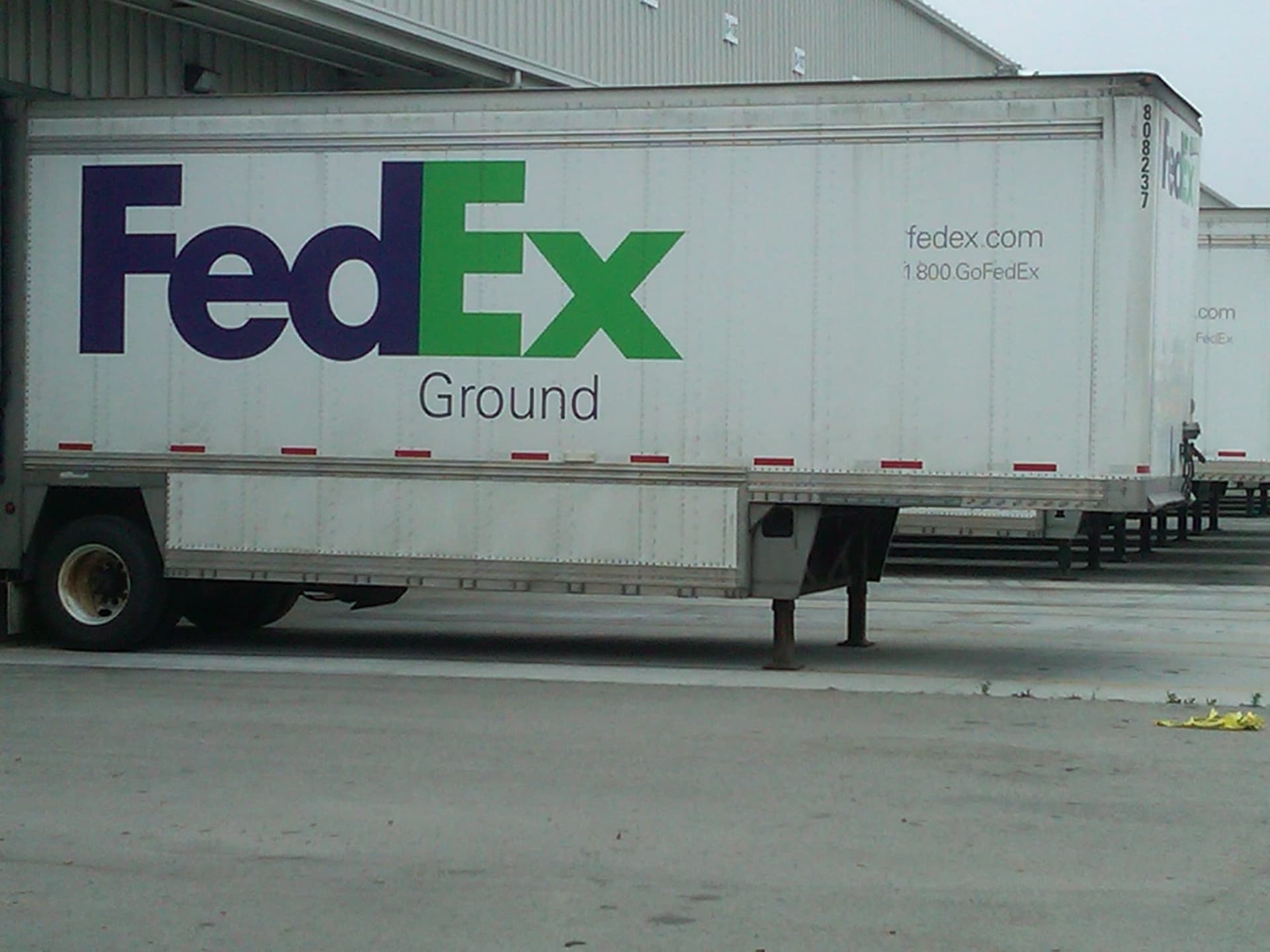 FedEx — photo 1